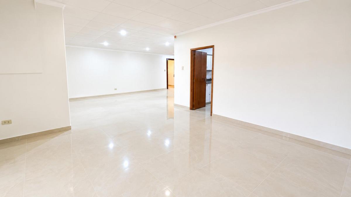 En Venta Casa en Urdesa Central - B. Cobos, Guayas — imagen 9
