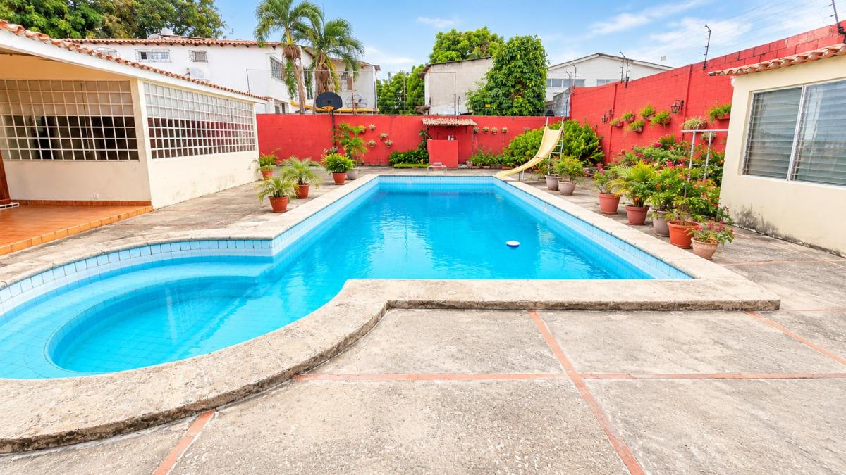 En Venta Casa en Urdesa Central - B. Cobos, Guayas — imagen 4