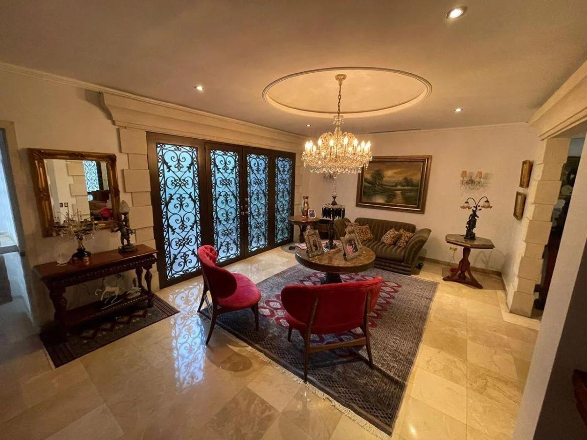 Amplia Casa en Venta en La Mejor Ubicación de Urdesa, Guayas — imagen 9