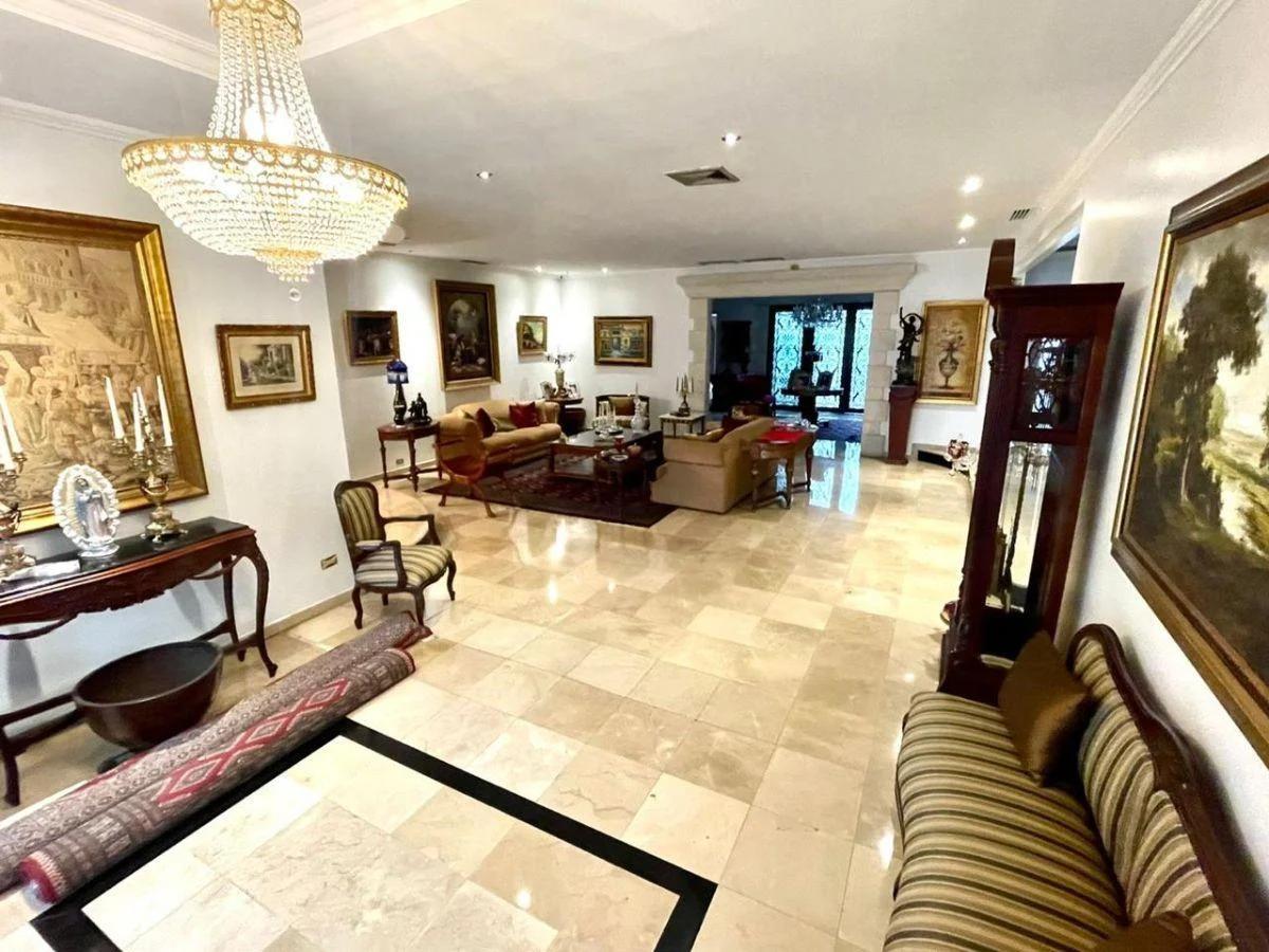 Amplia Casa en Venta en La Mejor Ubicación de Urdesa, Guayas — imagen 4
