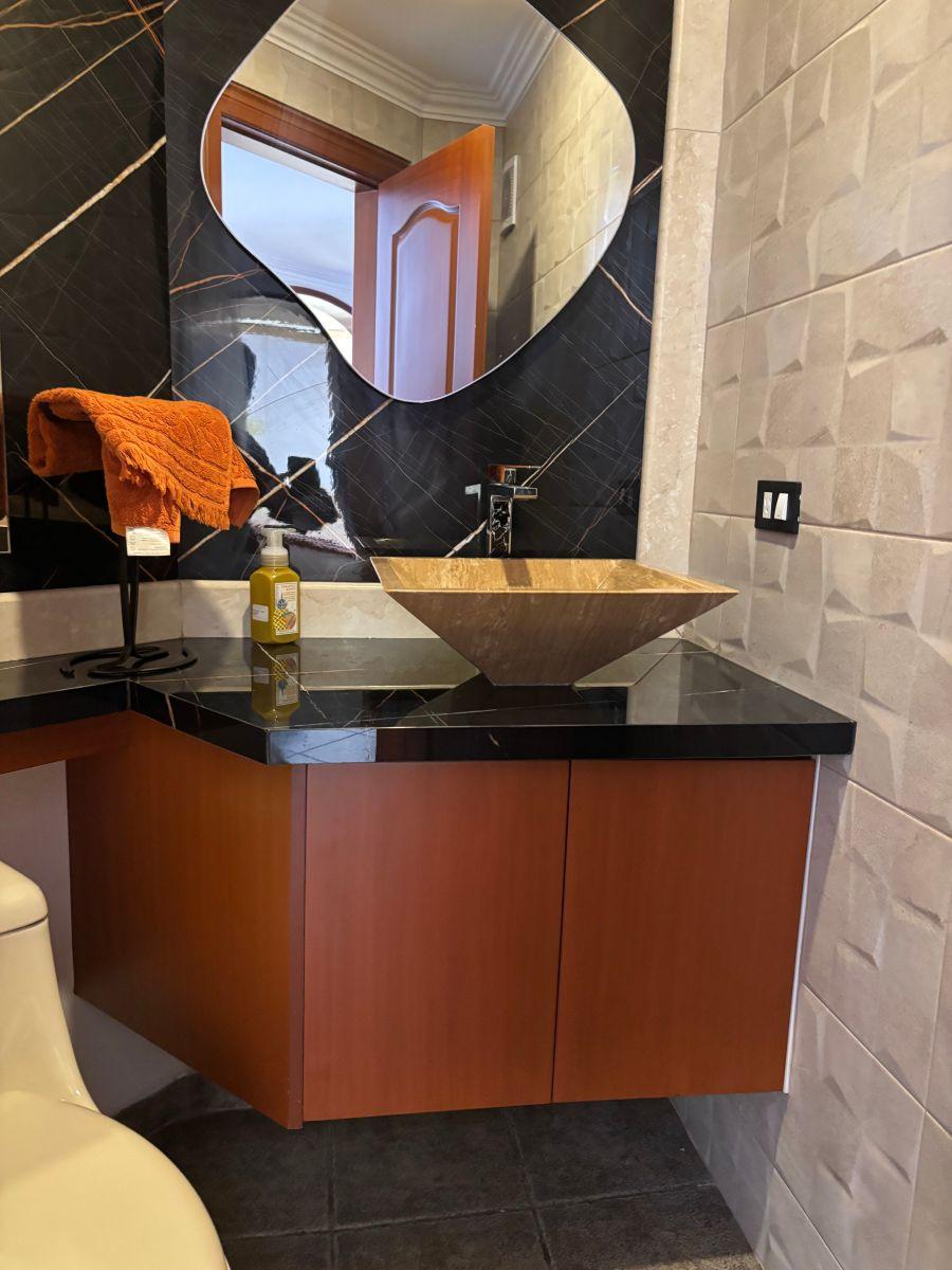 Casa Remodelada de 260 m² con 3 Habitaciones en Venta en Cumbayá — imagen 4