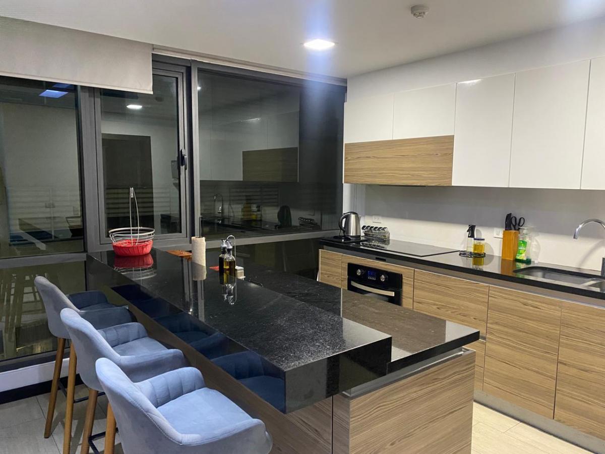 Departamento Amoblado de 3 Habitaciones en Venta – Edificio — imagen 3