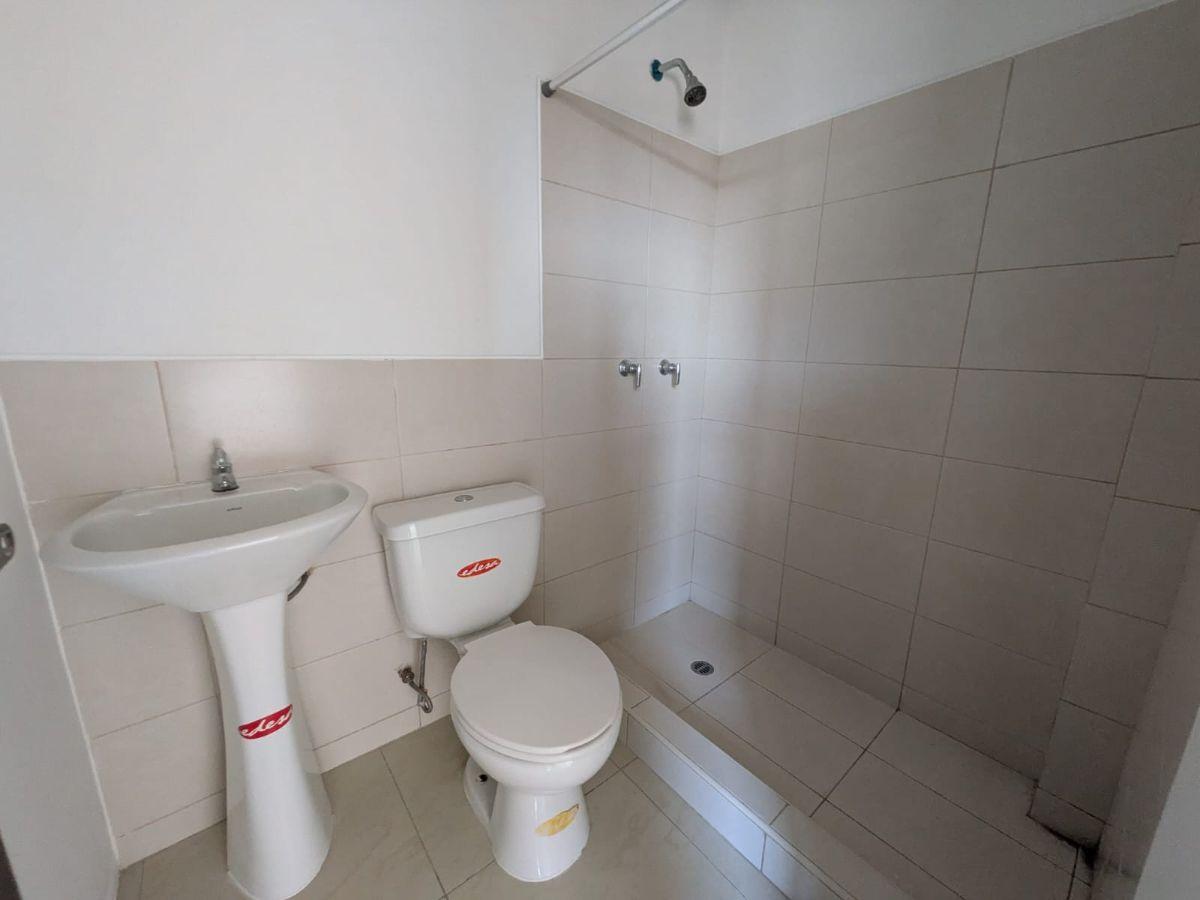Casa Esquinera en Venta – La Joya, Etapa Gema - A. Cobos, Guayas — imagen 3
