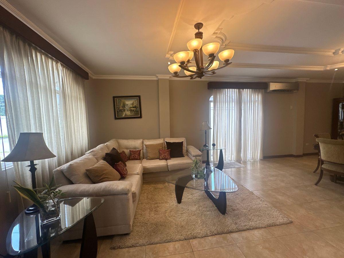 Venta Casa - Villa de Una Planta en Urbanización Fontana Km 2.5 Via Samborondon/ Sector Uess, Guayas — imagen 8