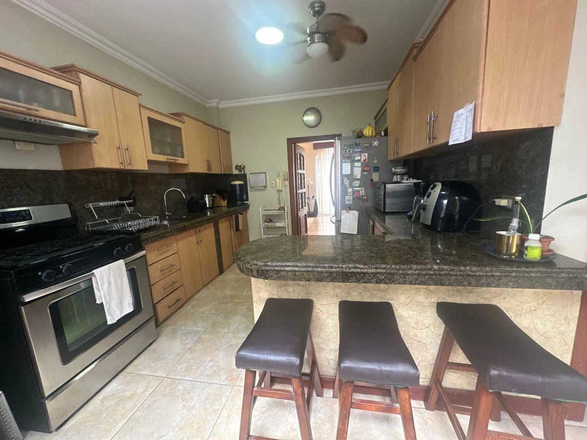 Venta Casa - Villa de Una Planta en Urbanización Fontana Km 2.5 Via Samborondon/ Sector Uess, Guayas — imagen 6