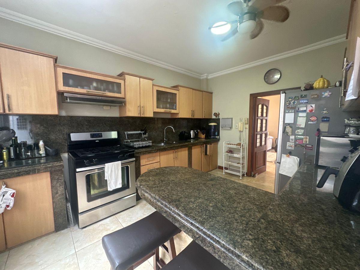 Venta Casa - Villa de Una Planta en Urbanización Fontana Km 2.5 Via Samborondon/ Sector Uess, Guayas — imagen 5