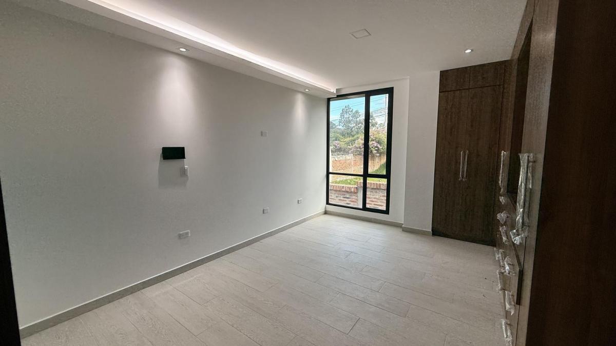 Eph Venta Departamento 120 m² de 3 Hab. Cumbayá — imagen 8