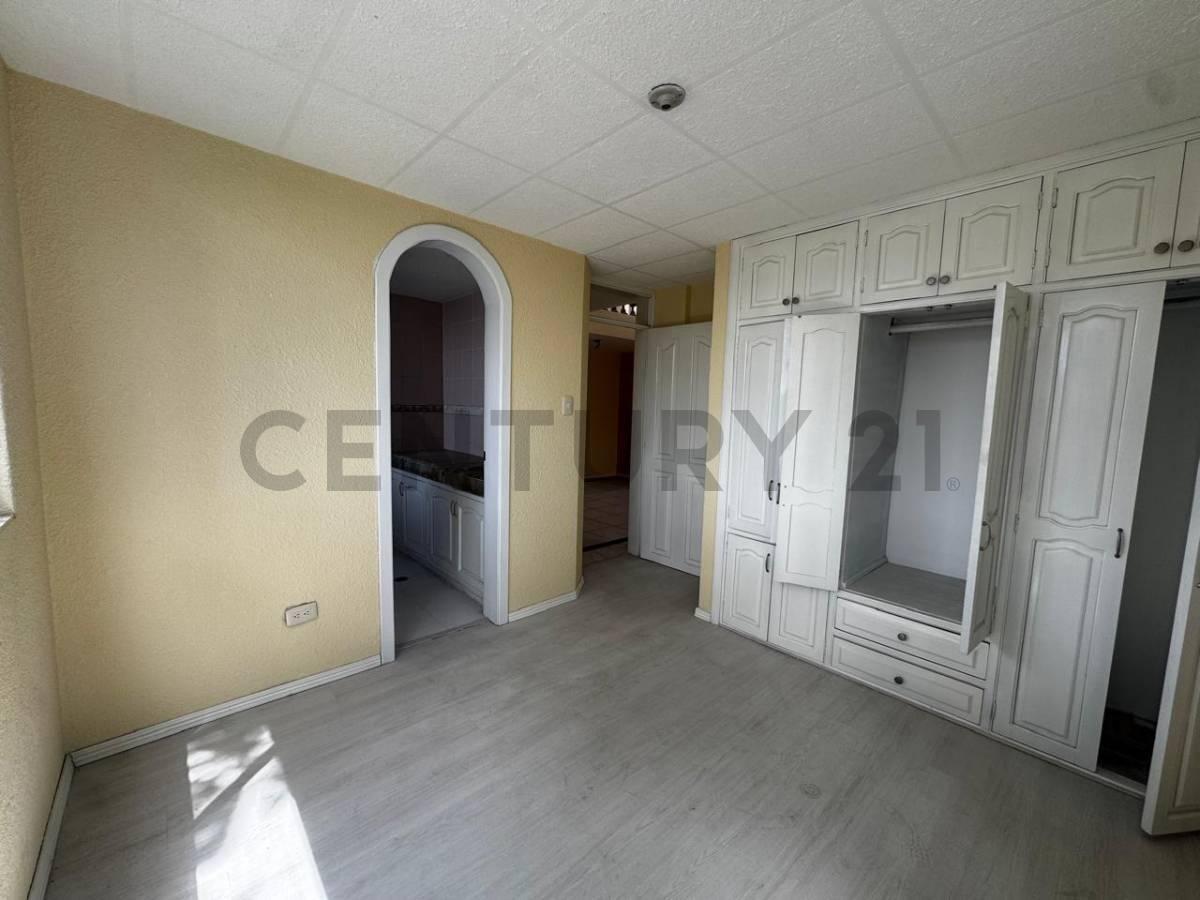 Casa Familiar en Venta de 4 Dorm. en Conocoto, Sector Santa María — imagen 9