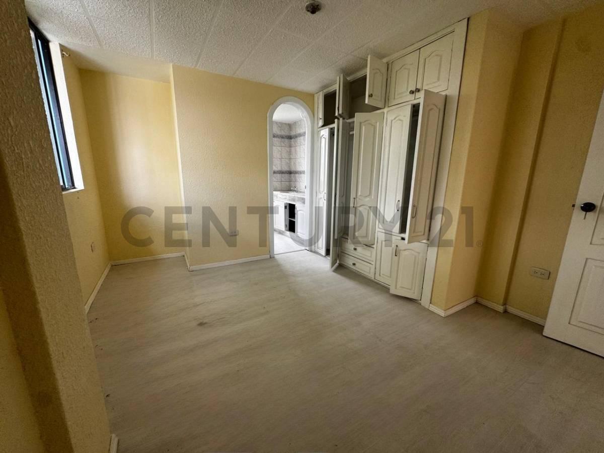 Casa Familiar en Venta de 4 Dorm. en Conocoto, Sector Santa María — imagen 7