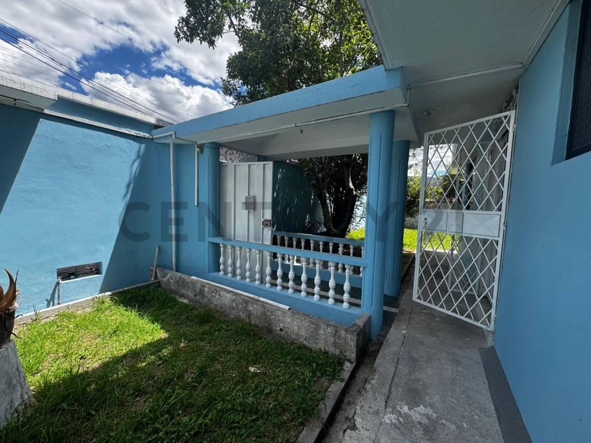 Casa Familiar en Venta de 4 Dorm. en Conocoto, Sector Santa María — imagen 4