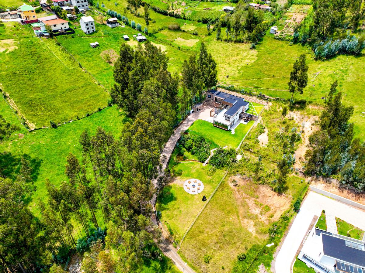 Casa de Miguel: Lujosa Mansión Amueblada. Azuay — imagen 9