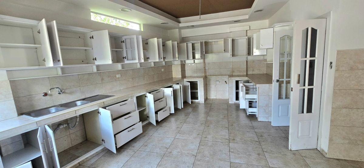 Se Vende Casa Comercial Sector Calle San Ignacio y Av La Coruña — imagen 7