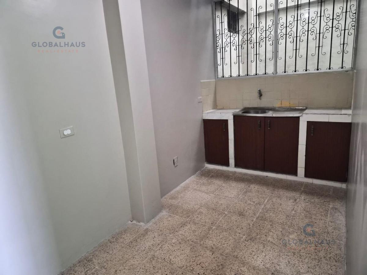 Venta de Departamento Amplio con 3 Habitaciones en Colón y Av del Ejército. Gi. P, Guayas — imagen 6