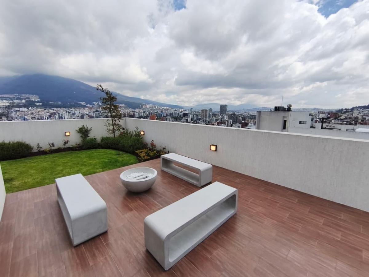 Venta Departamento con Balcon, 2 Dorm., Gonzalez Suarez — imagen 3