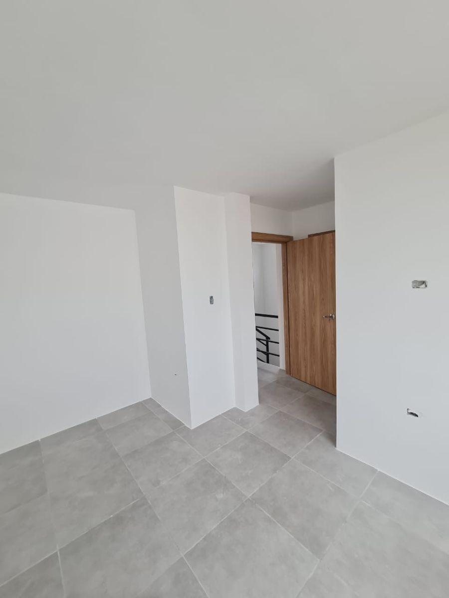 Venta de Casa Cuatro Habitaciones en Urbanización San Antonio/ Samborondon/aurora, Guayas — imagen 5