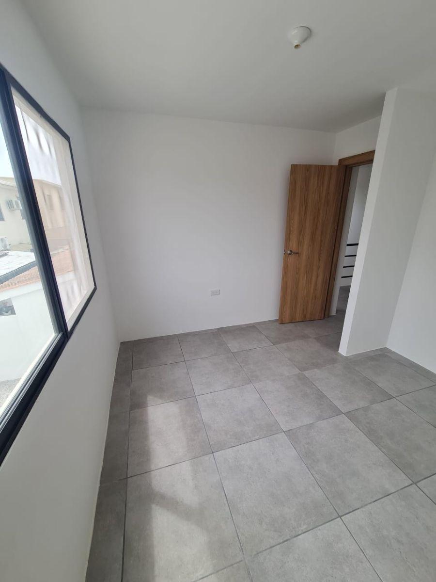 Venta de Casa Cuatro Habitaciones en Urbanización San Antonio/ Samborondon/aurora, Guayas — imagen 3