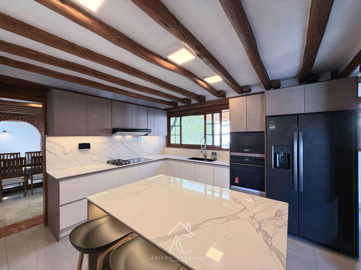 Casa en Venta con Jardin en La Urbanización El Condado — imagen 6