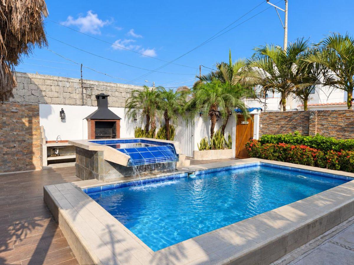 Casa de Dos Pisos con Piscina y Jacuzzi a Pocos Pasos del Mar, Guayas — imagen 9