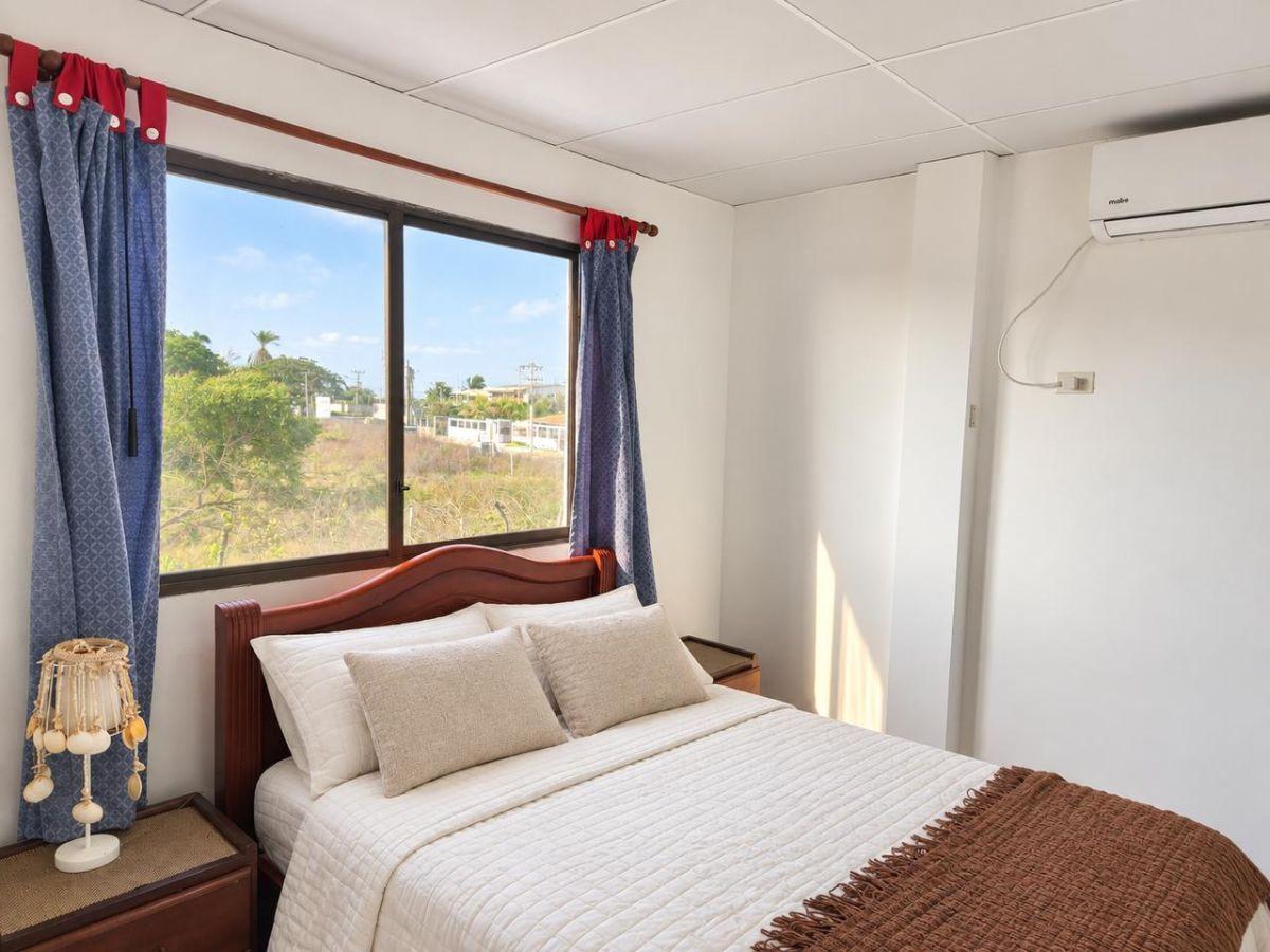 Casa de Dos Pisos con Piscina y Jacuzzi a Pocos Pasos del Mar, Guayas — imagen 3