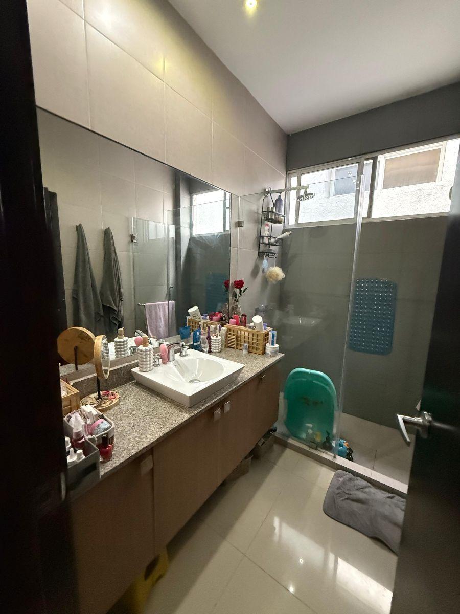 Casa en Venta en La Urbanización Santa Cecilia en Ceibos, Guayas — imagen 3