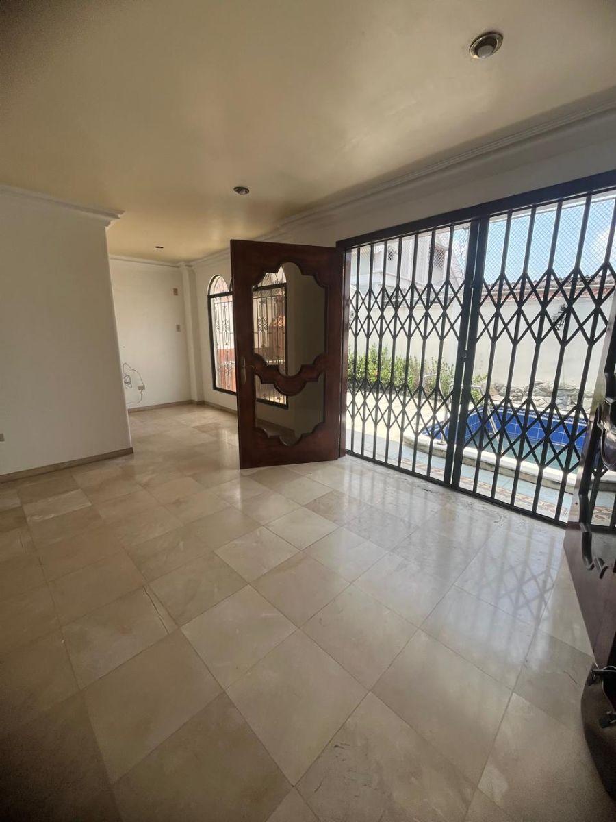 Venta. Linda Casa. Sector Ceibos. patio Amplio con Piscina. 4 Hab. $190.000, Guayas — imagen 9