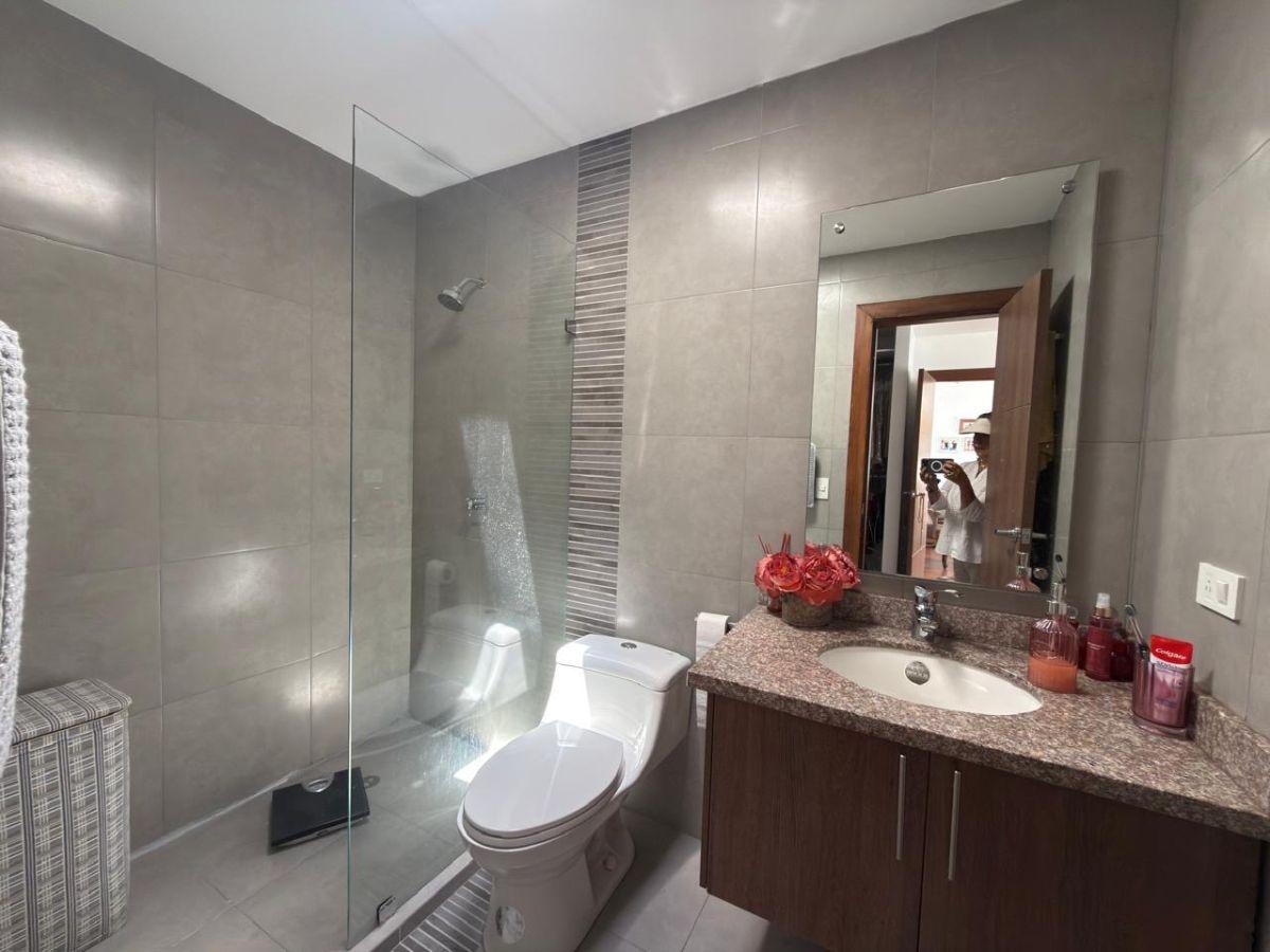 Casa de Venta, La Ceramica, Cerca a Supermaxi, Mega Kiwy, Mega Coral — imagen 7
