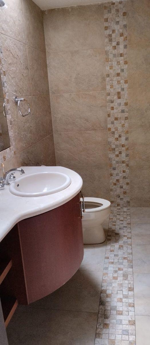 Casa 3 Dorm. de Venta Cumbaya Sector El Reservorio Dentro de Urbanizacion Seguridad 24 - 7 — imagen 5