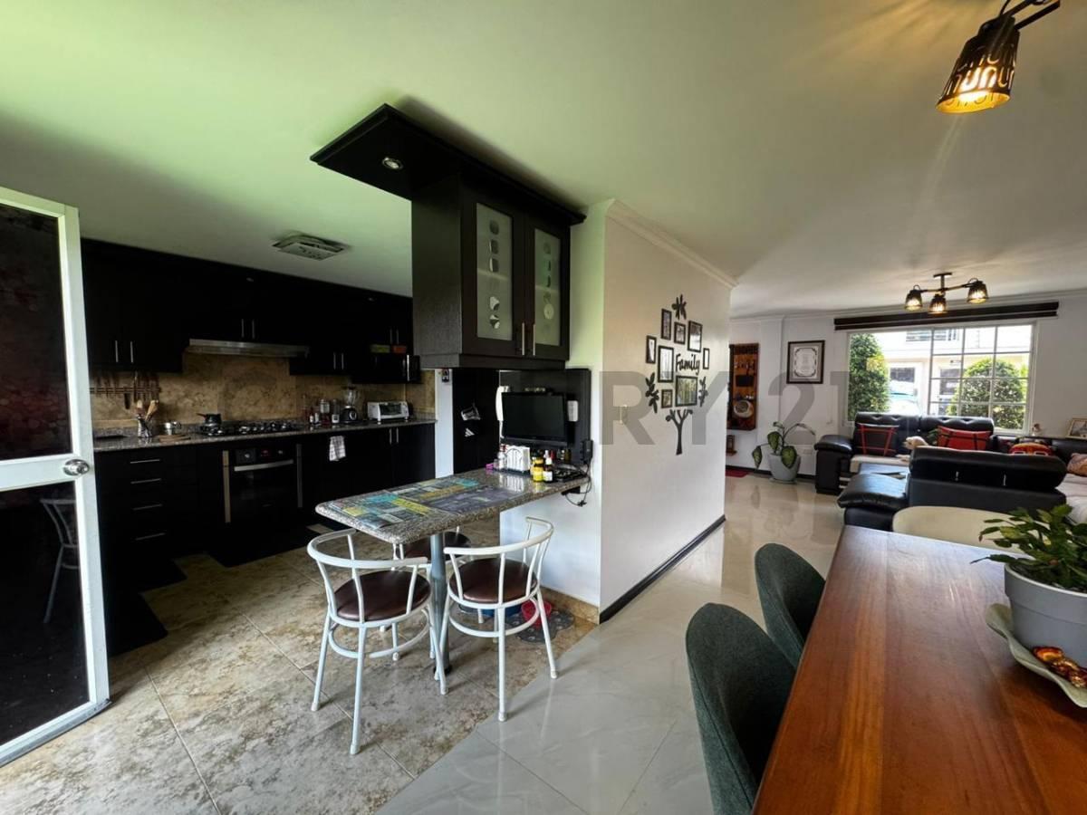 Casa en Mirasierra 179 m² - 3 Dorm. y Sala Tv — imagen 9