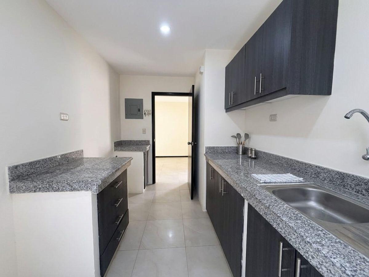 Casa en Venta Urbanizacion La Rioja Etapa Asturias Via a La Aurora, Guayas — imagen 3