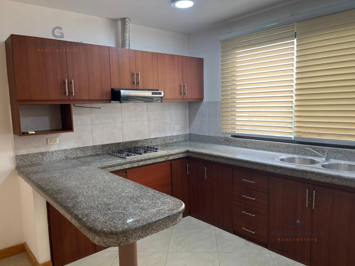 Departamento en Venta en Kennedy con 2 Habitaciones - Calefón Instalado. E. D. Guayas — imagen 8