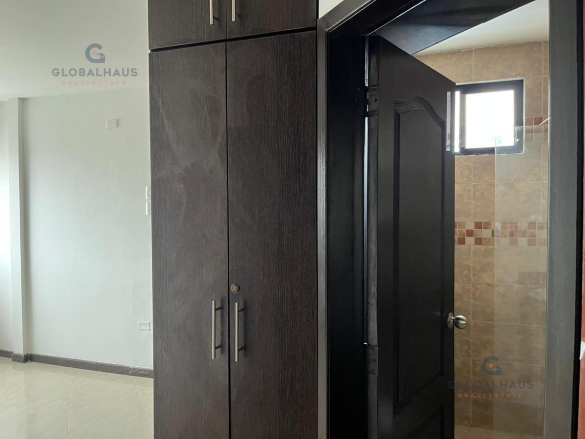 Departamento en Venta en Kennedy con 2 Habitaciones - Calefón Instalado. E. D. Guayas — imagen 7