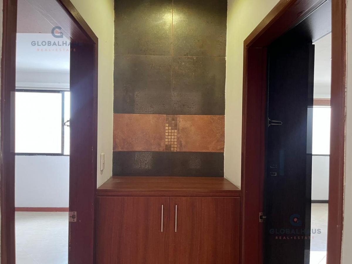 Departamento en Venta en Kennedy con 2 Habitaciones - Calefón Instalado. E. D. Guayas — imagen 5