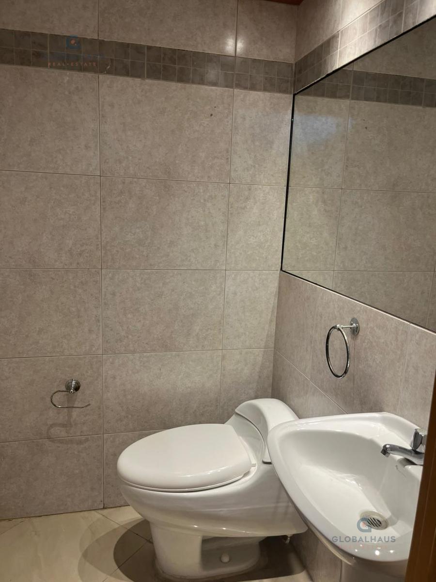 Departamento en Venta en Kennedy con 2 Habitaciones - Calefón Instalado. E. D. Guayas — imagen 3