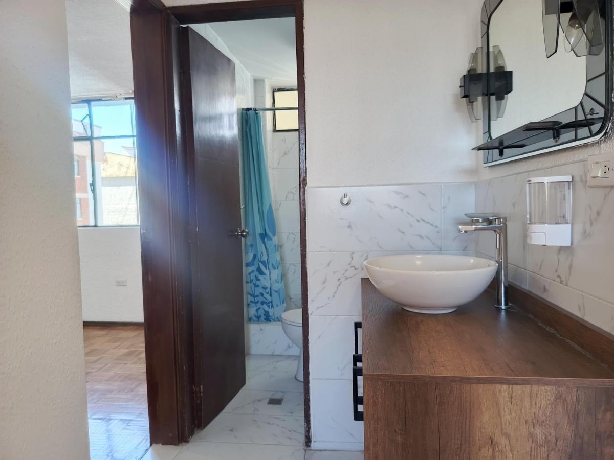 Departamento en Venta, El Inca Confortable Seguro Cerca de La Udla — imagen 6