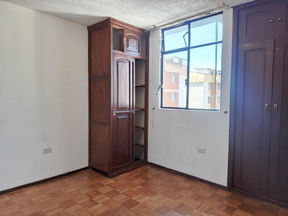 Departamento en Venta, El Inca Confortable Seguro Cerca de La Udla — imagen 5