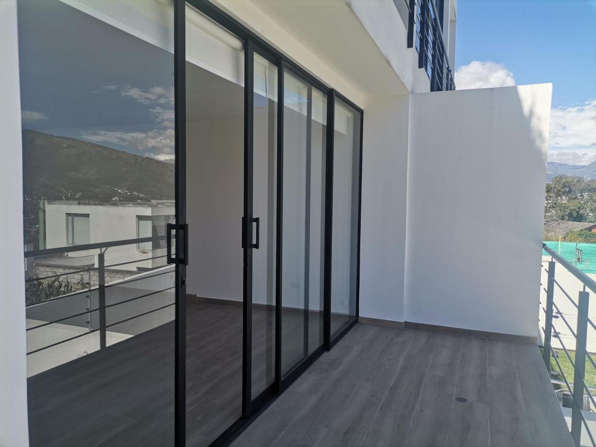 Br Cumbaya, Renta Suite 50 m con Linea Blanca — imagen 6