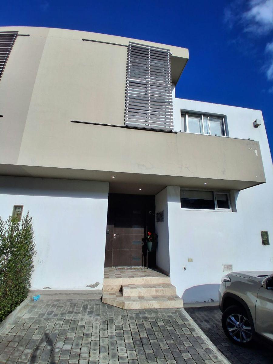 Hermosa Casa de Venta en Cumbaya — imagen 10