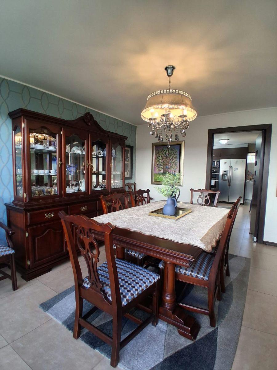 Hermosa Casa de Venta en Cumbaya — imagen 9