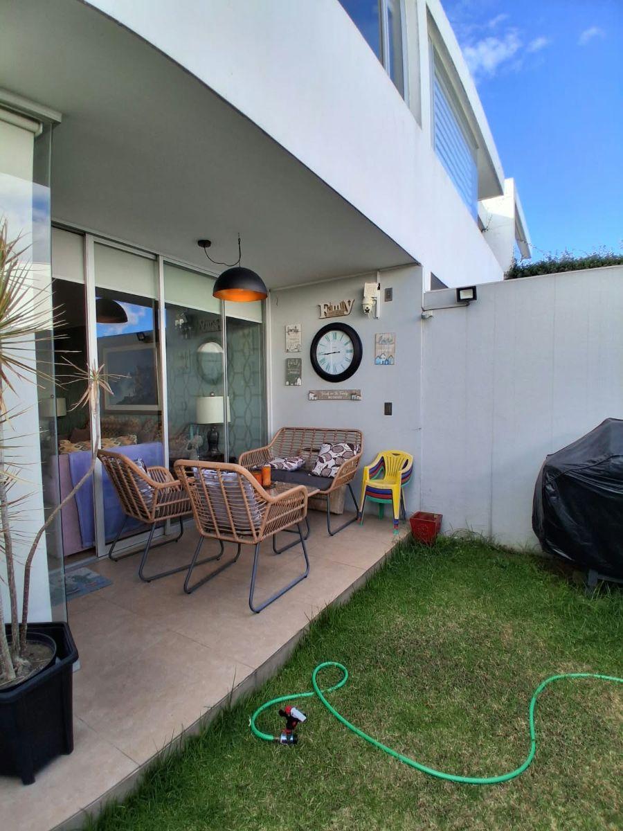 Hermosa Casa de Venta en Cumbaya — imagen 7