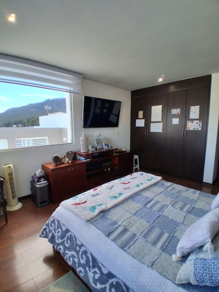 Hermosa Casa de Venta en Cumbaya — imagen 6