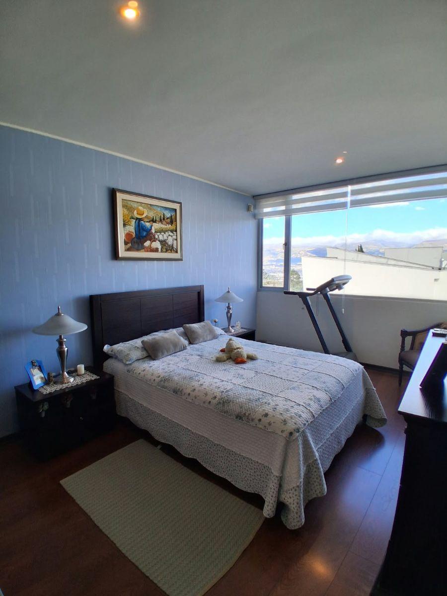 Hermosa Casa de Venta en Cumbaya — imagen 4