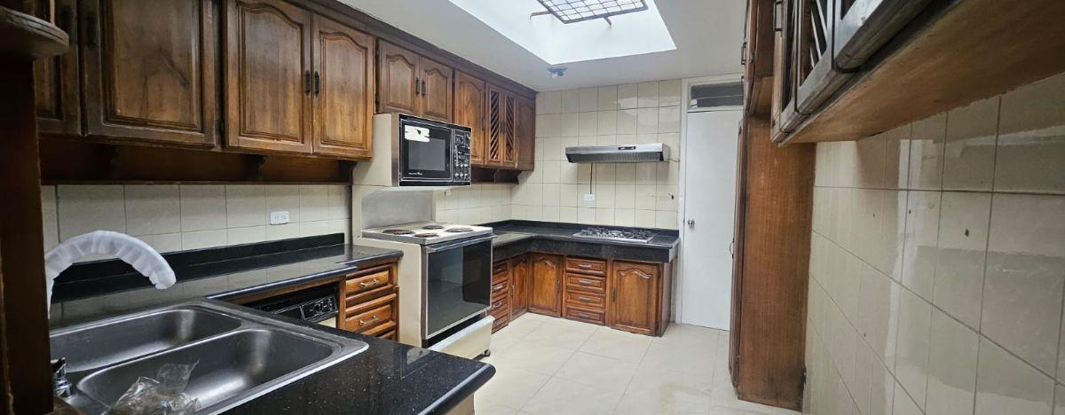 Casa 412 m² 4 Dorm. Sector Hotel Savoy Inn, 3 Cuadras Colegio de América. Ideal Para Remodelar — imagen 3