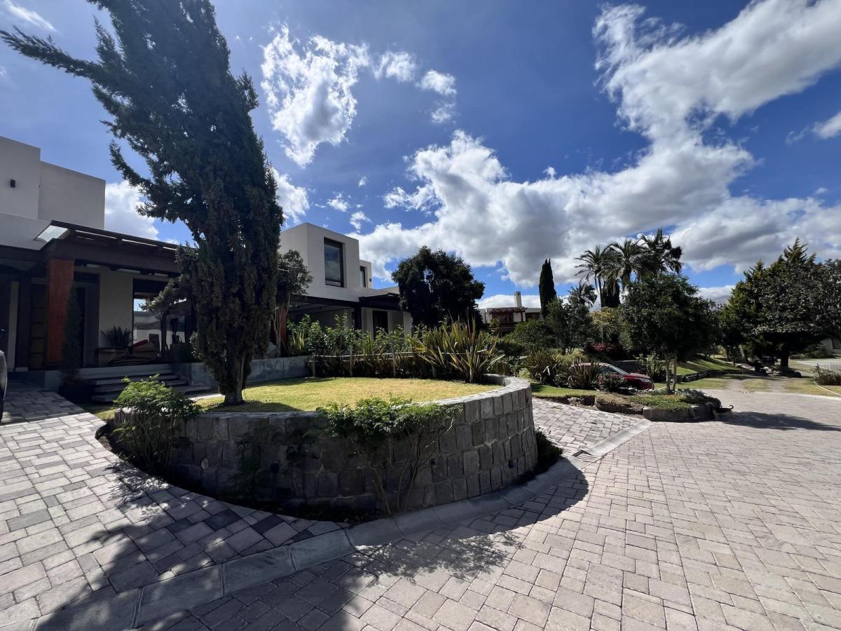 Casa de Venta Ubicada en Tumbaco, Sector Hilacril. Urbanización Cerrada — imagen 7