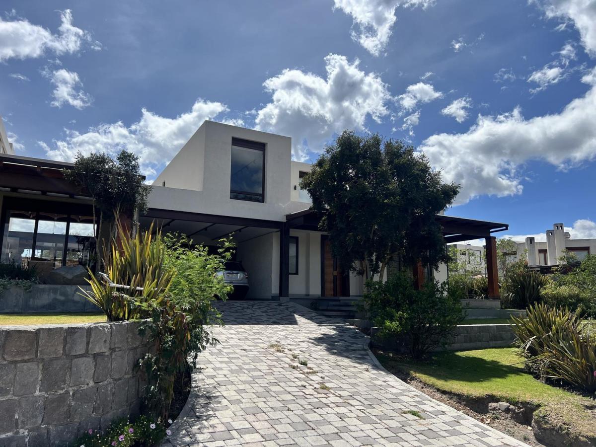 Casa de Venta Ubicada en Tumbaco, Sector Hilacril. Urbanización Cerrada — imagen 4