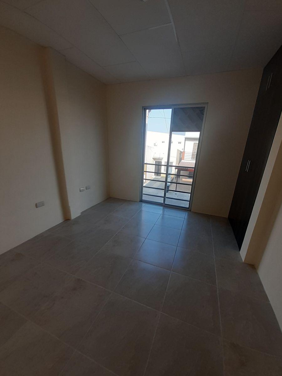 Casa de Estreno en Venta | Urbanización La Gran Vittoria | Vía Salitre | 2 Dorm. | Patio (Wy), Guayas — imagen 4