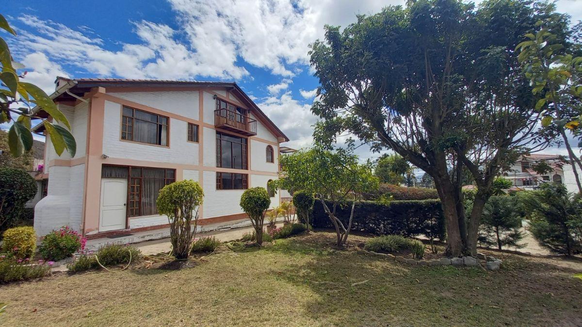 Vendo Casa de Madera con Terreno con Arboles Frutales en La Urb. Oasis, Cerca del Kartódromo. Provincia de Pichincha — imagen 9