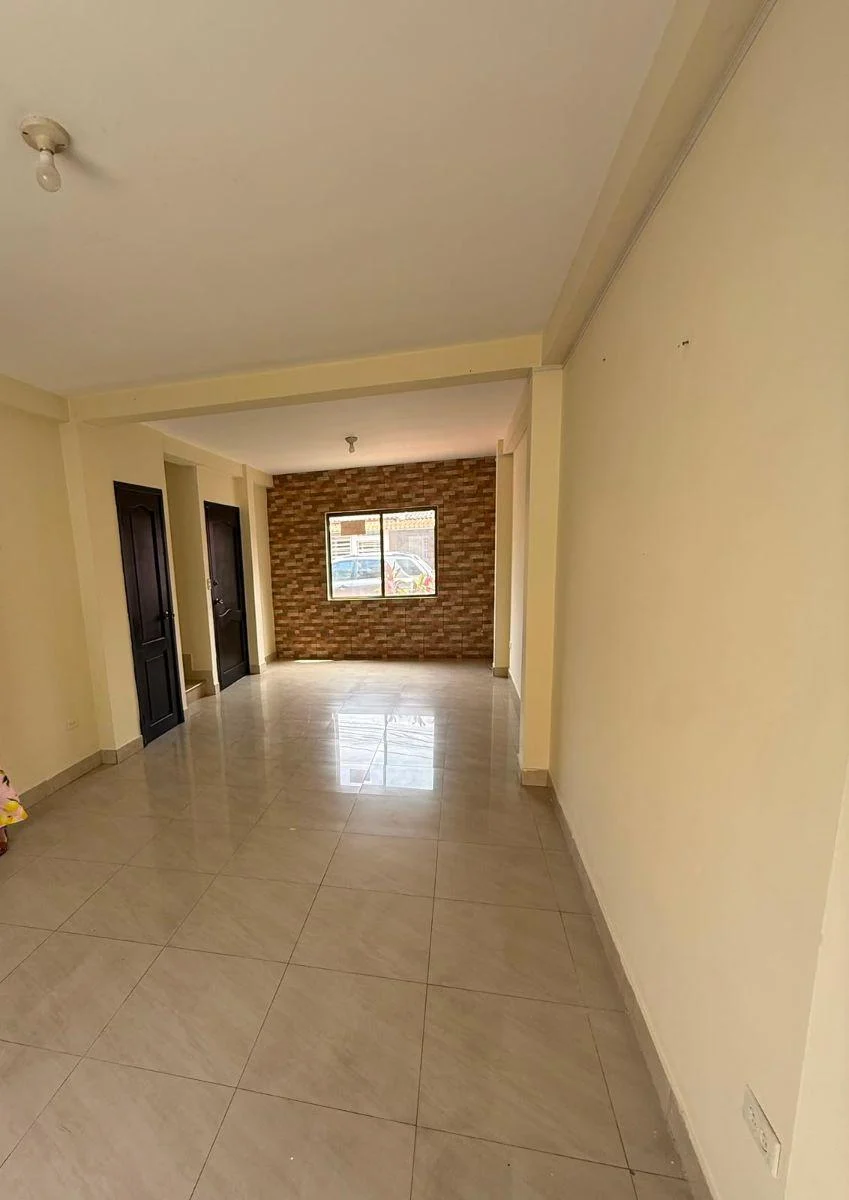Casa en Venta – Urbanización La Joya/acogedora Casa de 2 Plantas, Muy Bien Conservada, Pintada. Guayas — imagen 5