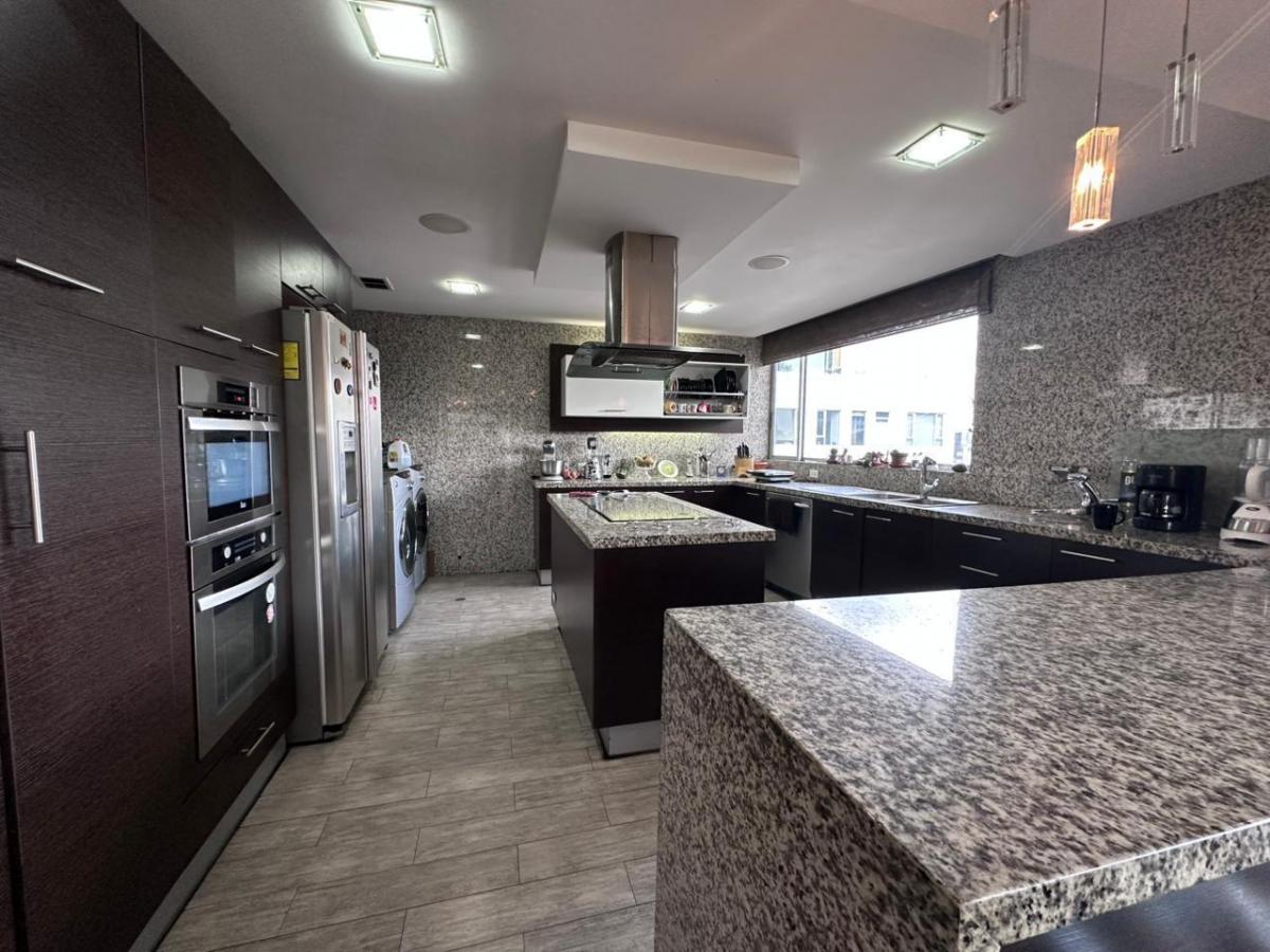 Venta Departamento de 3 Habitaciones Cada Uno con Su Baño, Sector Quito Tennis — imagen 10