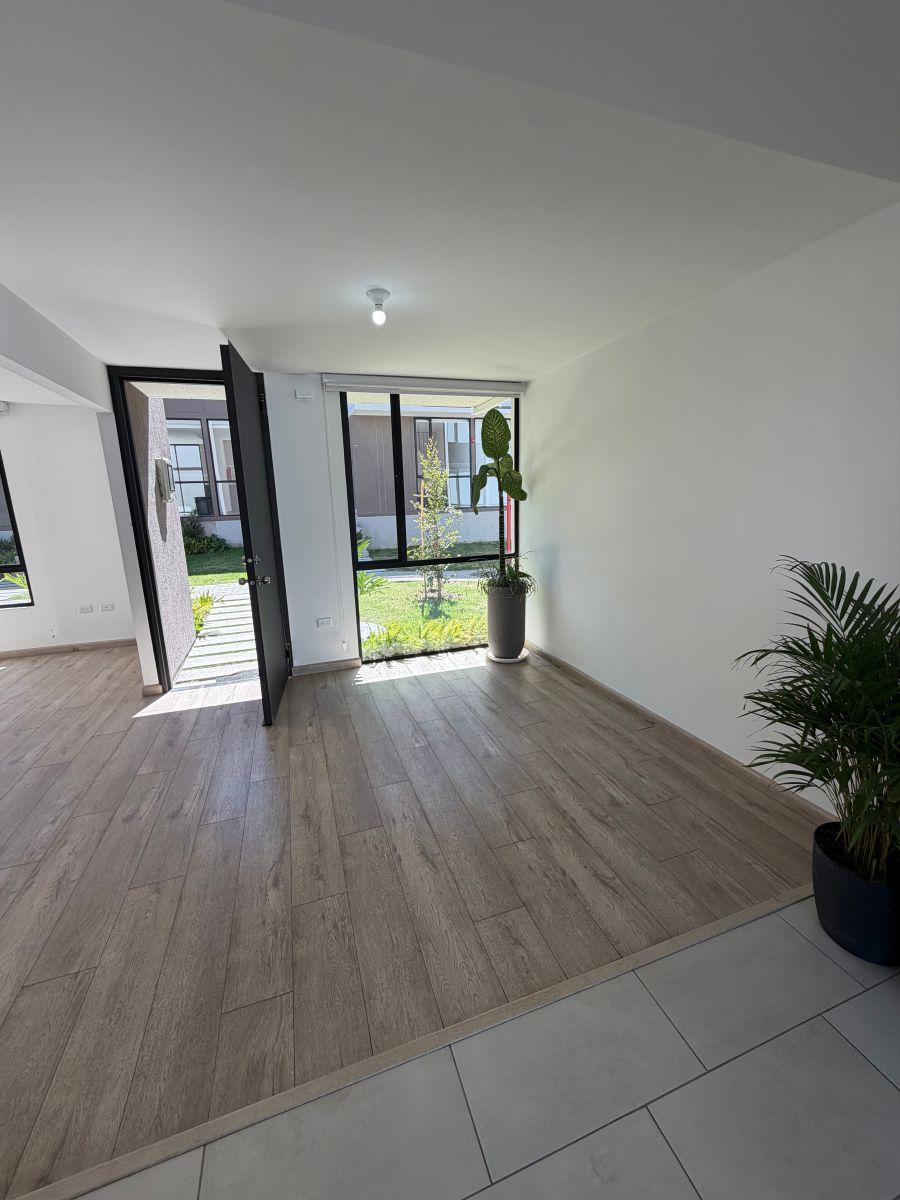 Hermosas Casas Venta por Estrenar Sector Tumbaco — imagen 9