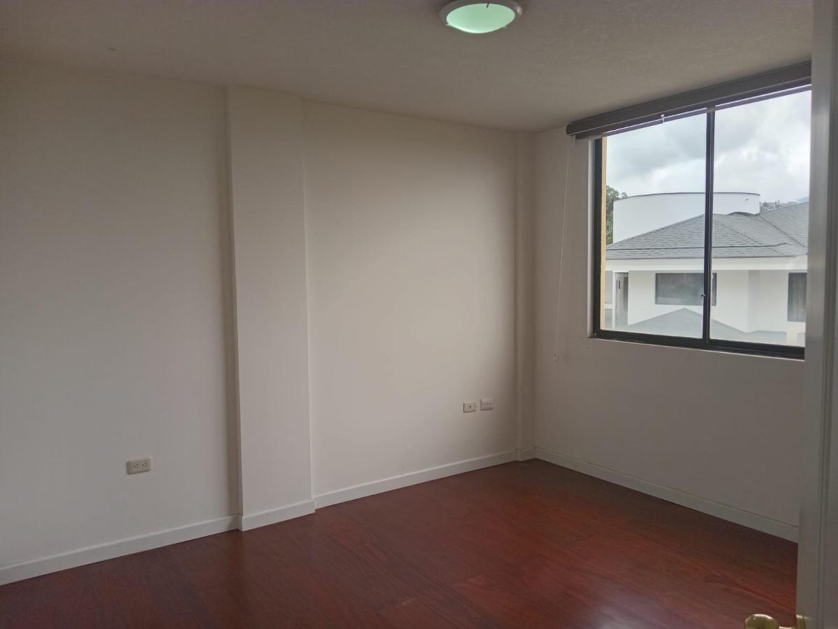 Fcm Venta Departamento 3 Dorm. Dentro Urb El Condado. Provincia de Pichincha — imagen 8